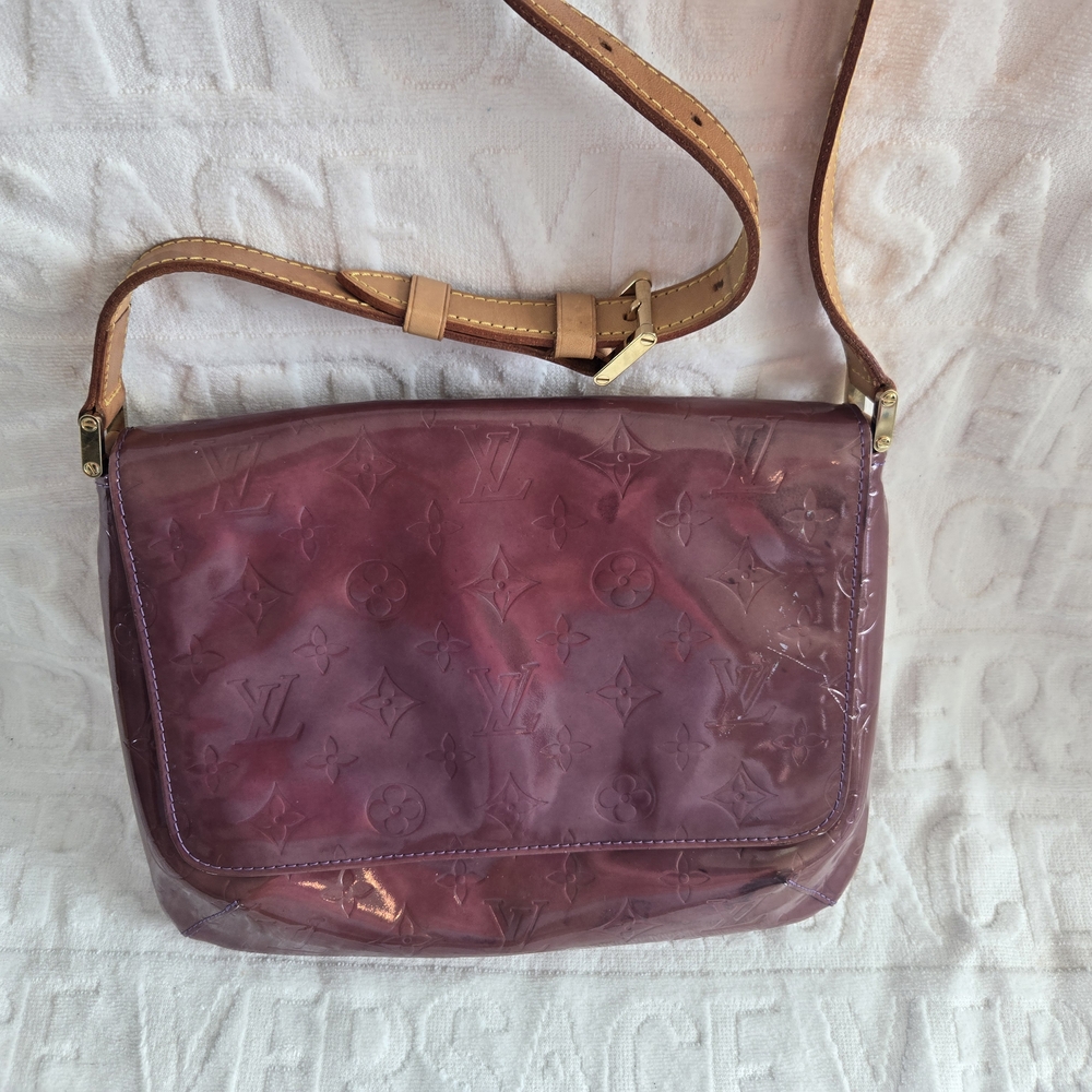 Louis Vuitton Chic Purple Vernis Crossbody Bag